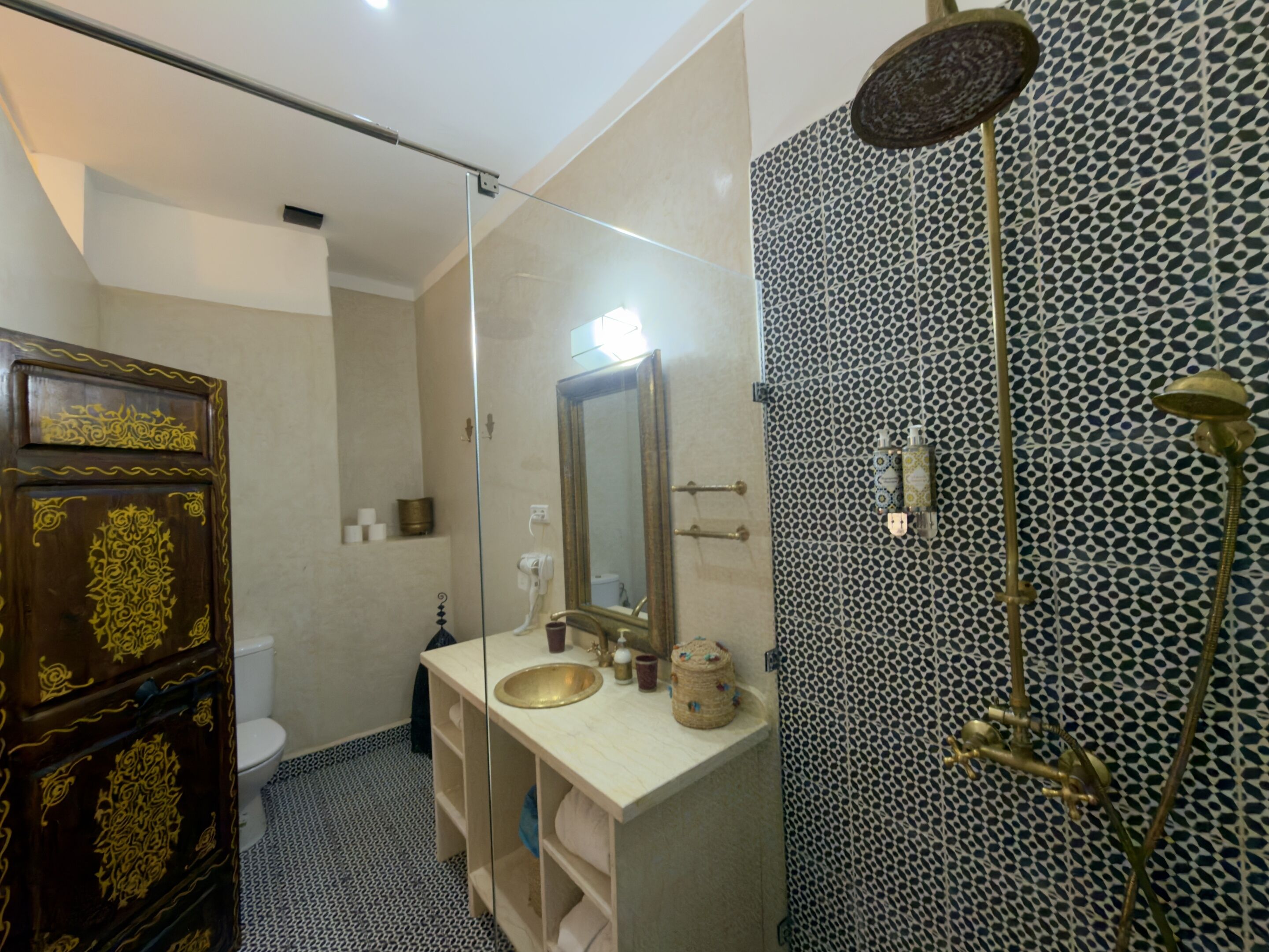 Quadruple Room, Private Bathroom (sin) | Bathroom