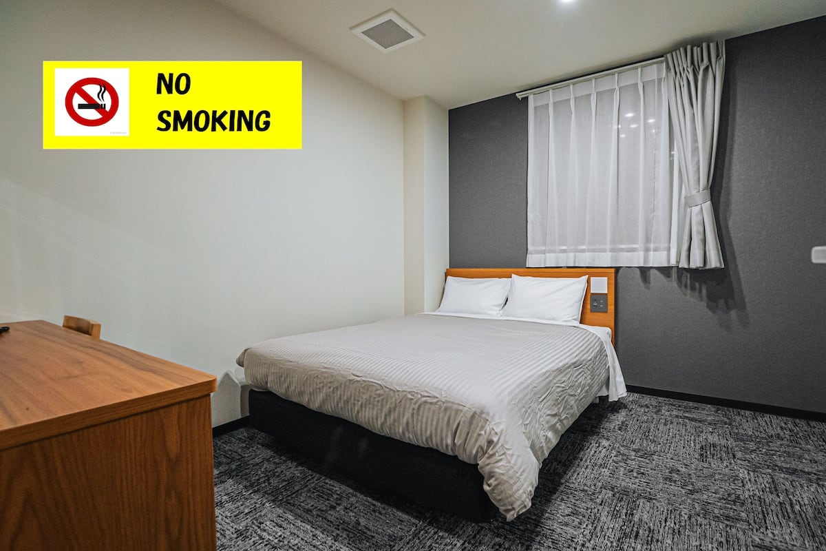 Premium Double Room, Non Smoking | Desk, laptop workspace, iron/ironing board, WiFi (free)