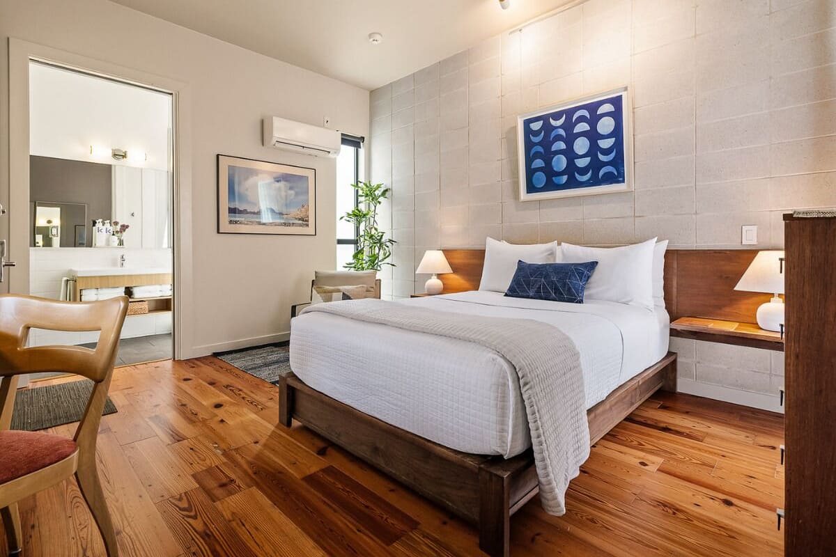 Chambre Double Deluxe, 1 grand lit, côté cour intérieure