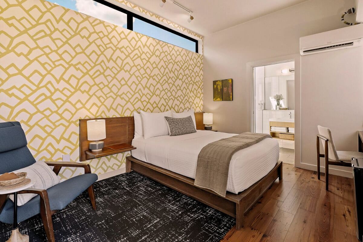 Chambre Double Économique, 1 grand lit, côté cour intérieure