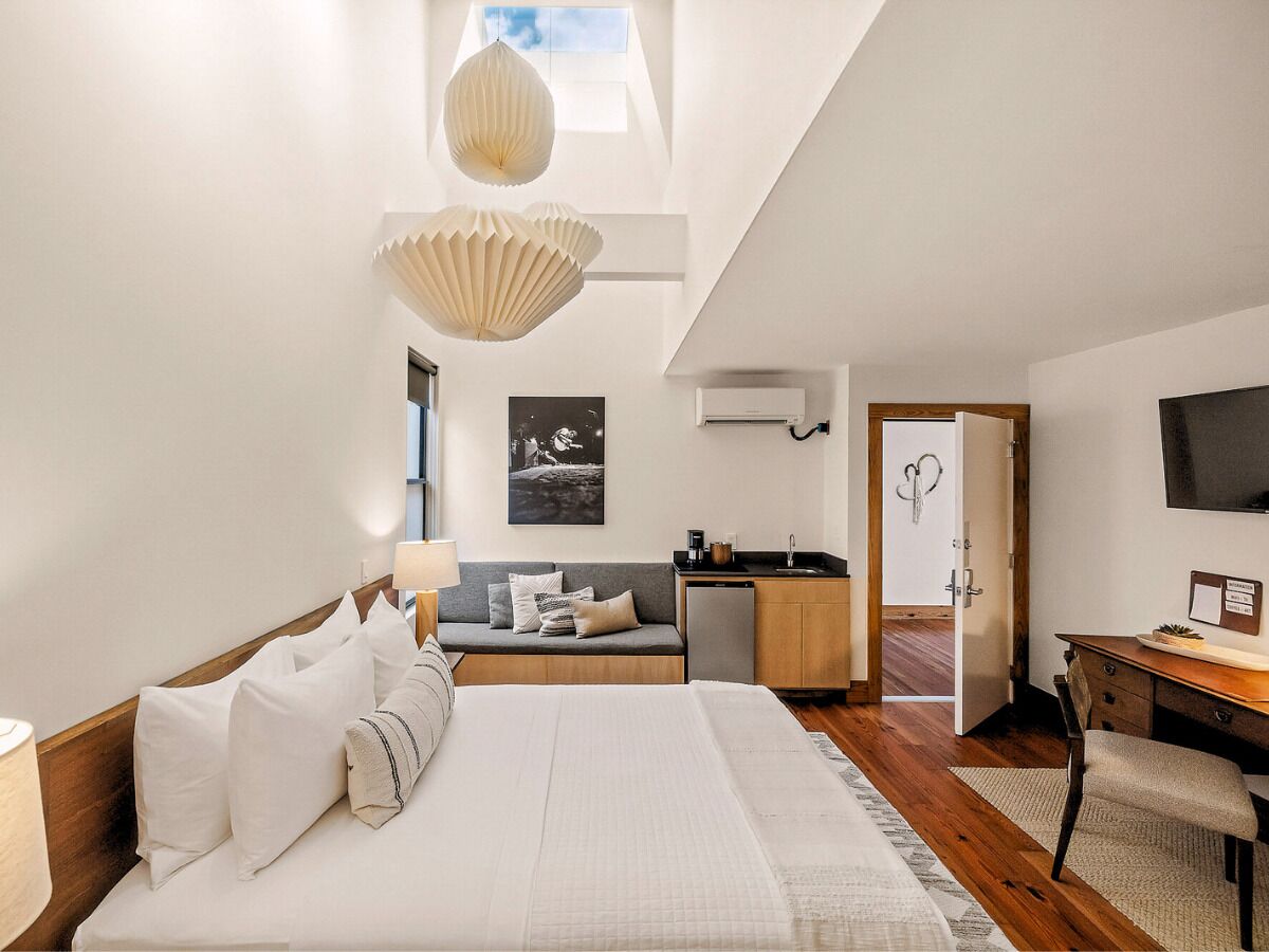 豪華雙人房, 1 張加大雙人床, 浴缸, 地面層 | 高級寢具、舒適加層、免費迷你吧物品、客房內保險箱