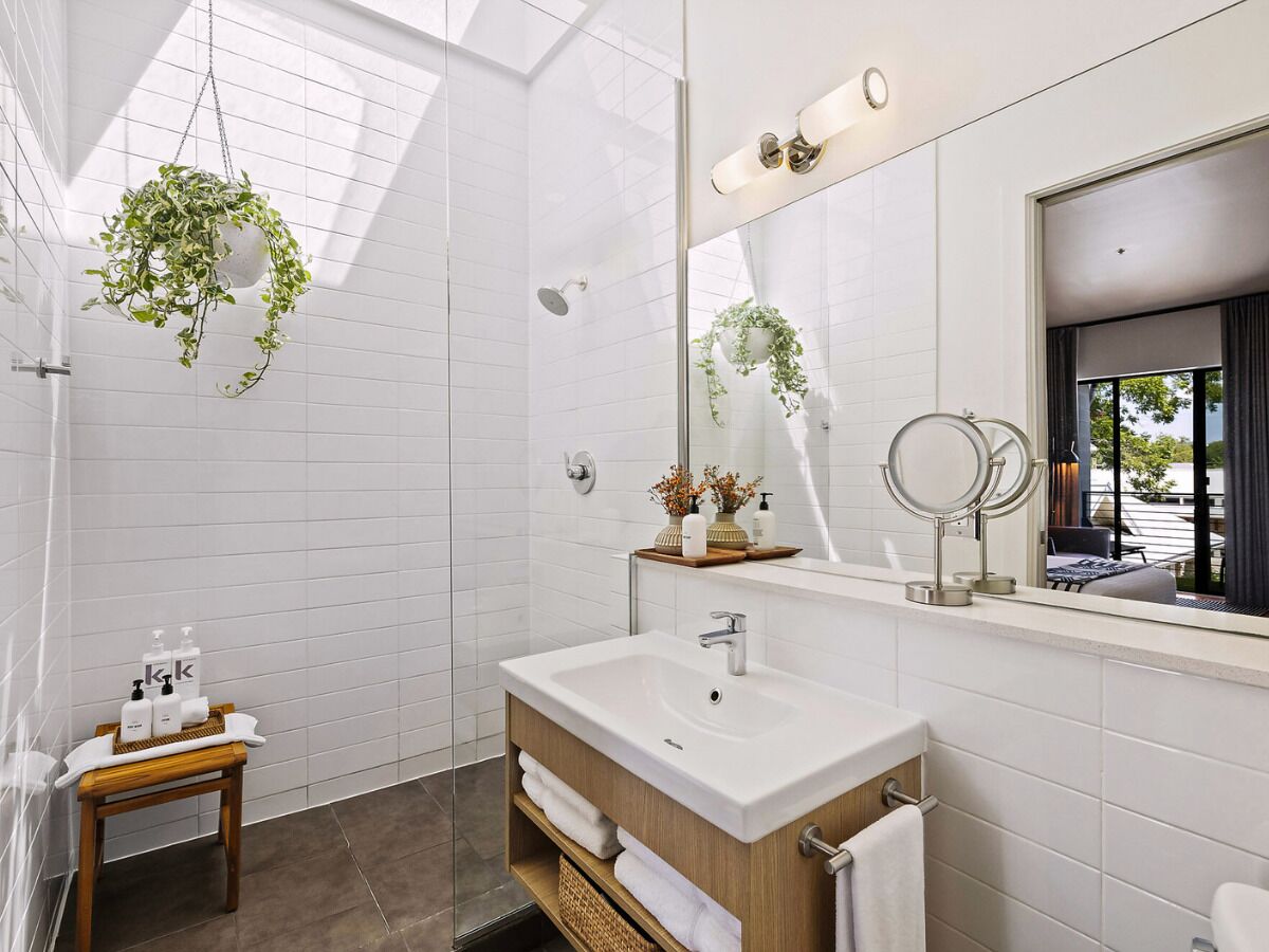 Dobbeltrom – premier, 1 queensize-seng, balkong, gårdsplassområde | Bad | Designertoalettartikler, hårføner, badekåper og håndklær