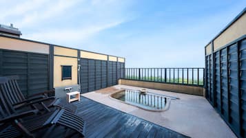 Quarto, em edifício anexo (Hana) | Banheiro | Chuveiro/banheira combinados, banheira de imersão