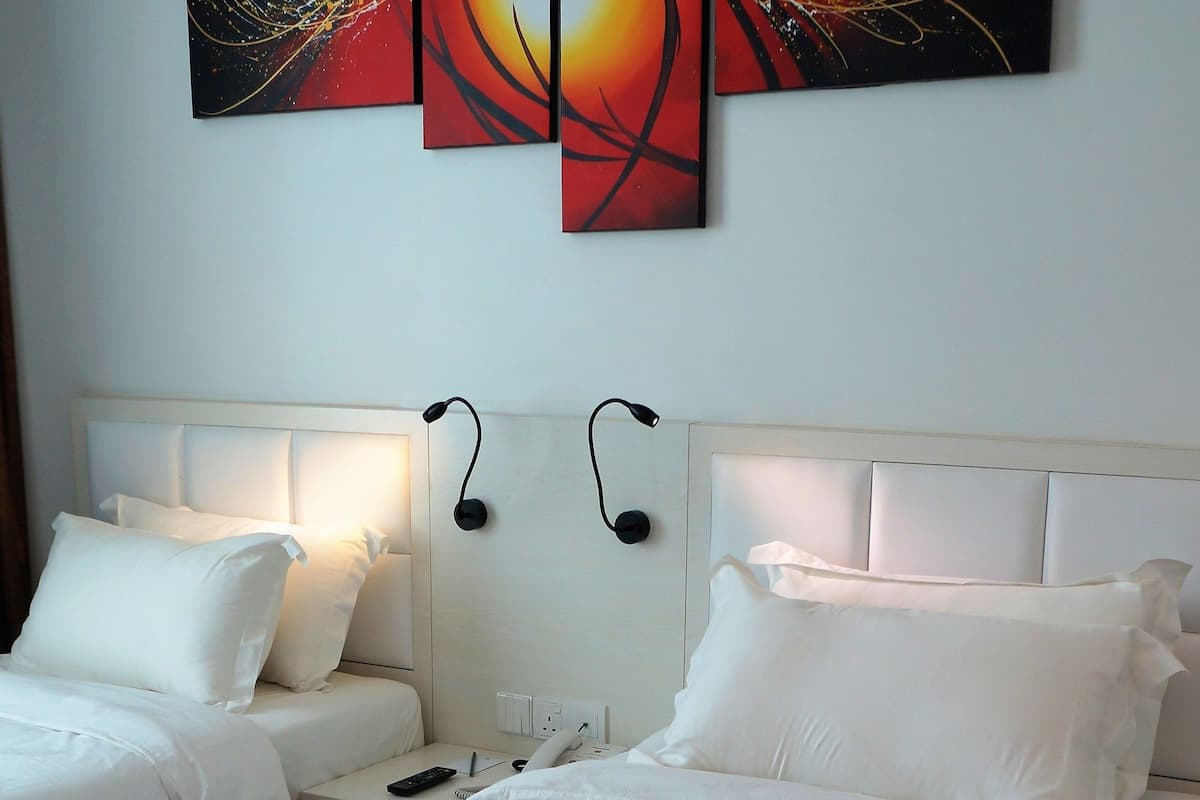 superior twin | 1 bedroom, minibar, in-room safe, desk