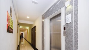 Unclassified image, 2 of 34, button - Kenyalang Suite (Miri)