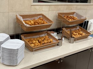 Free daily buffet breakfast  - Toyoko Inn Shinagawa Konan Tennozu Isle (Tokyo)