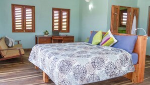 3 habitaciones, tabla de planchar con plancha y cunas gratuitas 
