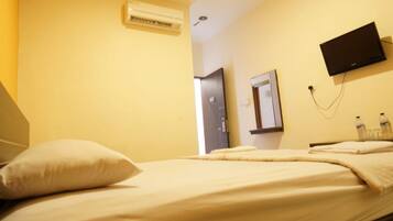 Kamar Deluks | Meja kerja dan Wi-Fi gratis