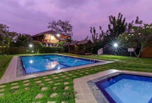 2 outdoor pools, sun loungers - The Hideout Sigiriya (Sigiriya)