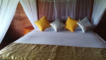 Family Tree House, 2 Bedrooms, Mountain View | Room amenity