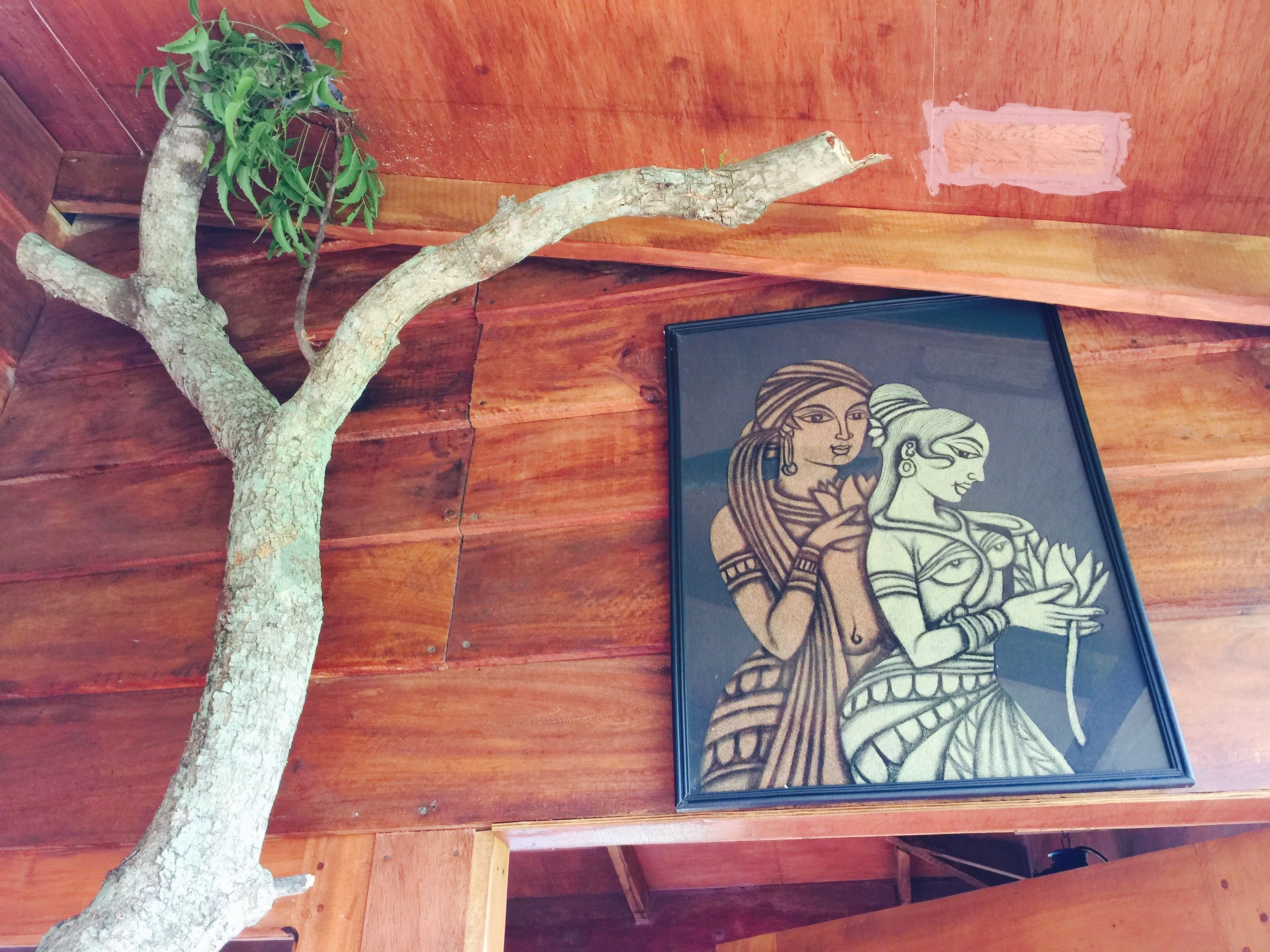 panoramic tree house, smoking, hill view | minibar, individually decorated, individually furnished, desk