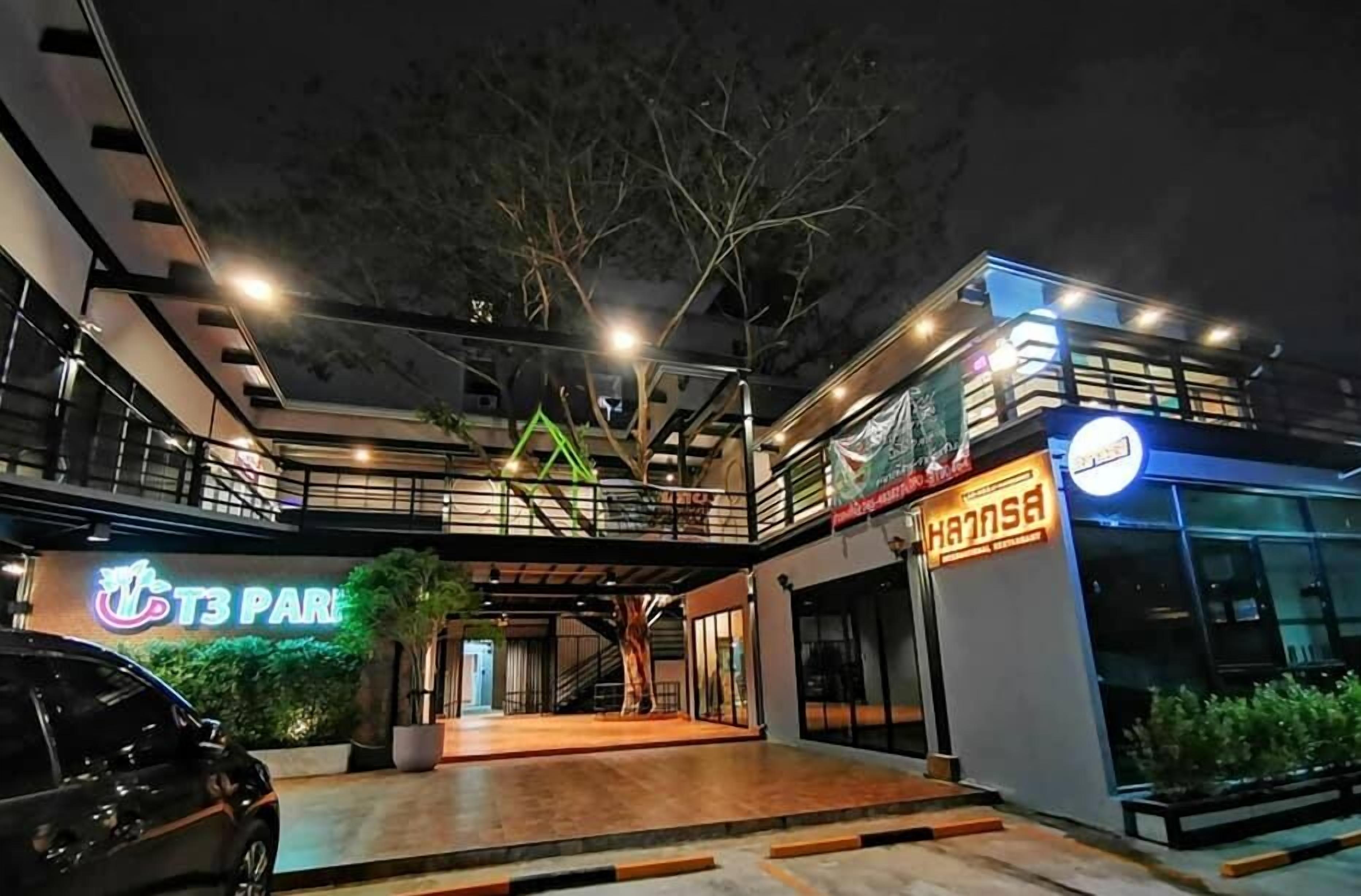 Food court