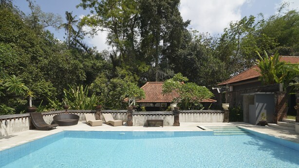 Outdoor pool - OYO 1840 Kubu Ubud Hotel (Ubud)