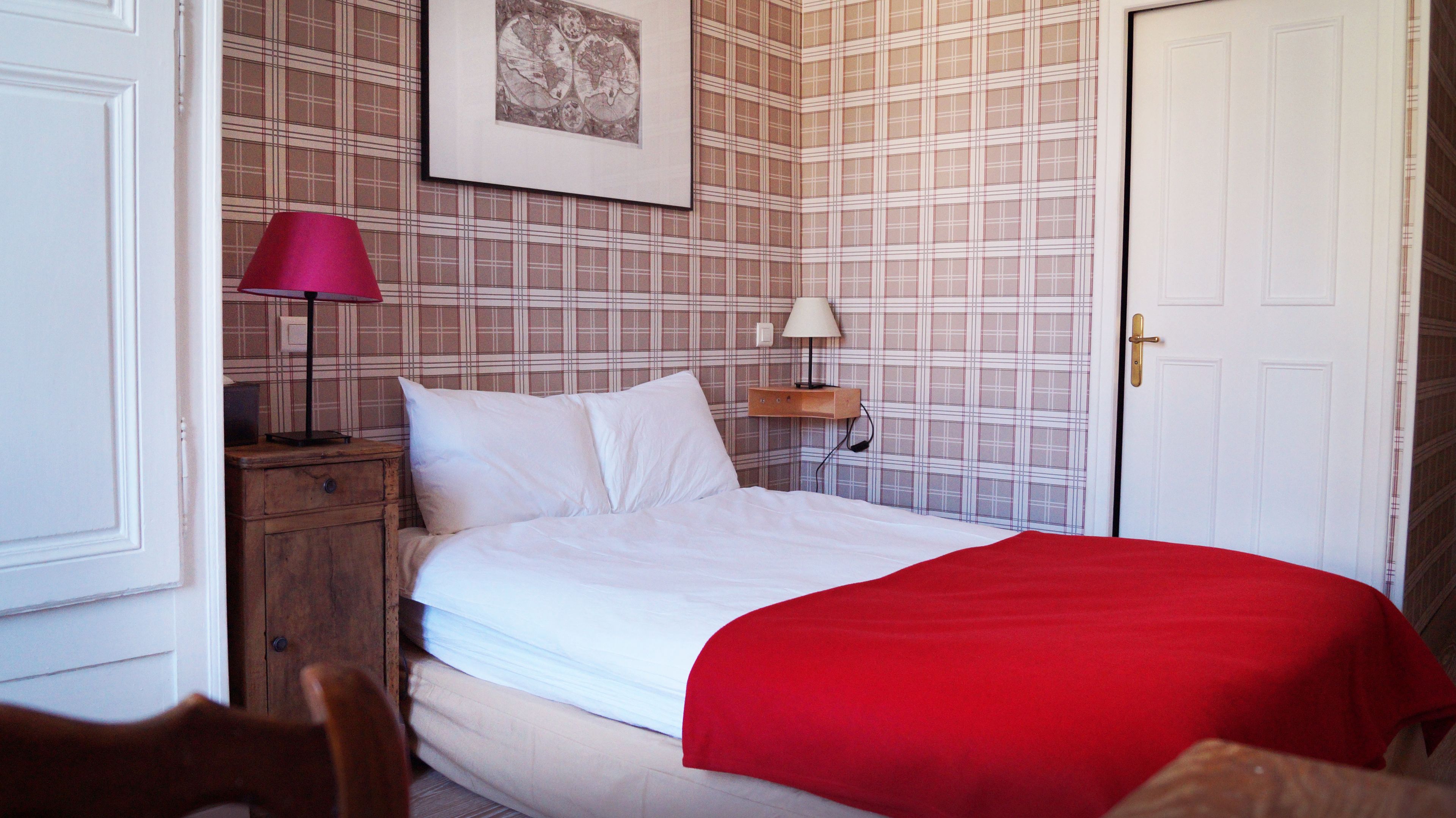 desk, iron/ironing board, cots/infant beds, free wifi