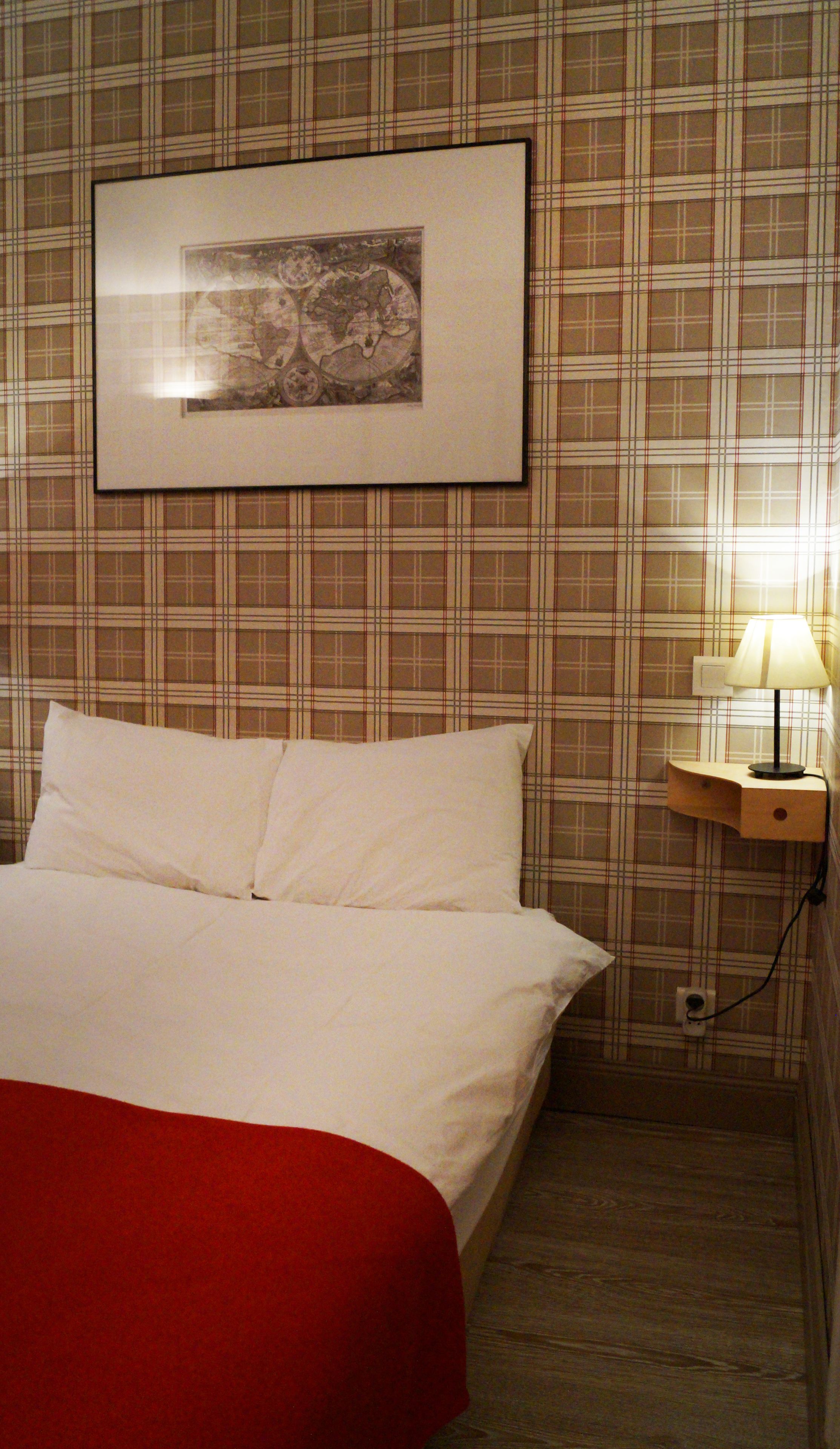 standard single room | desk, iron/ironing board, cots/infant beds, free wifi