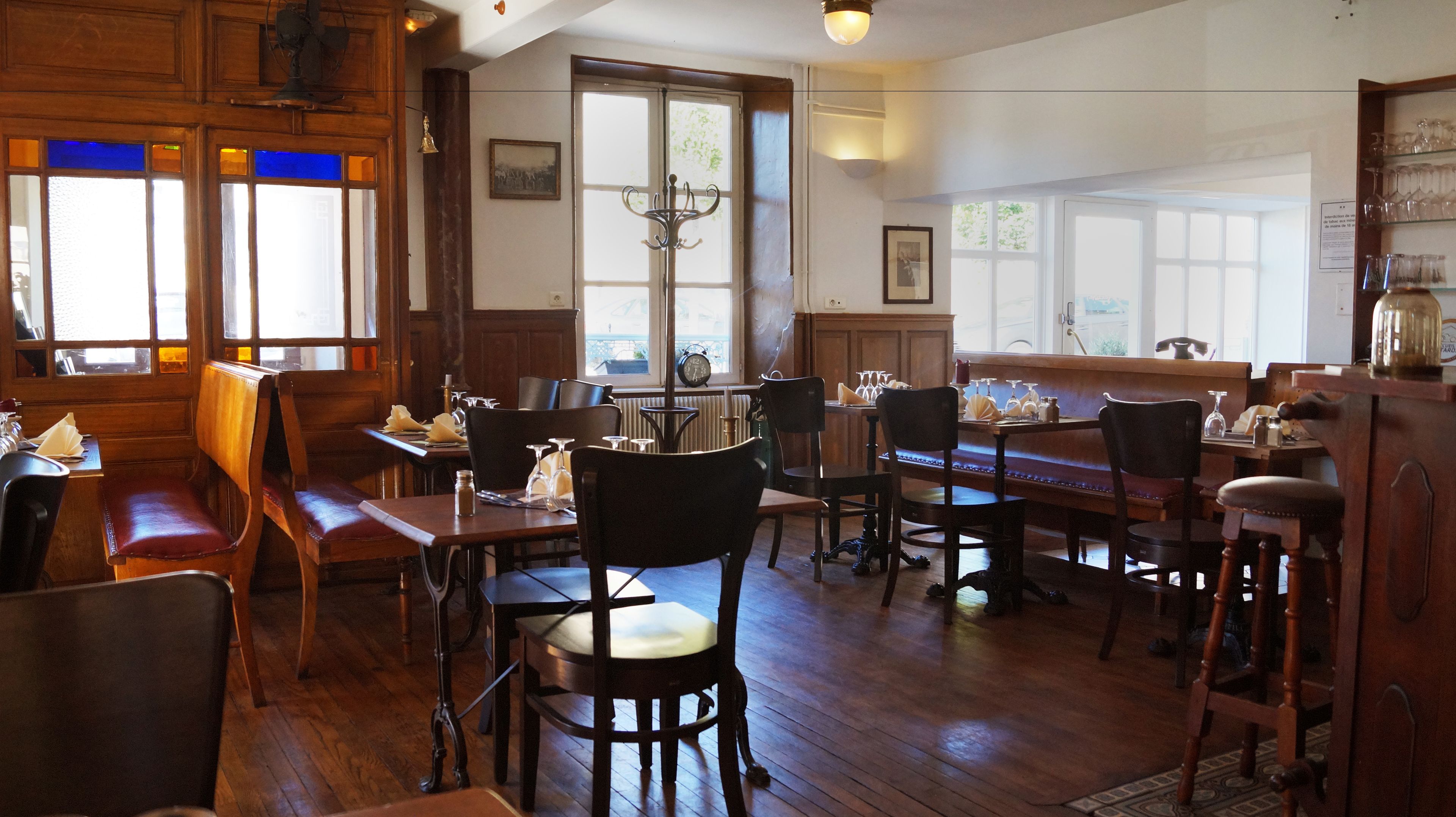 lunch and dinner served, french cuisine