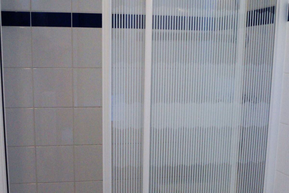 standard single room | bathroom shower