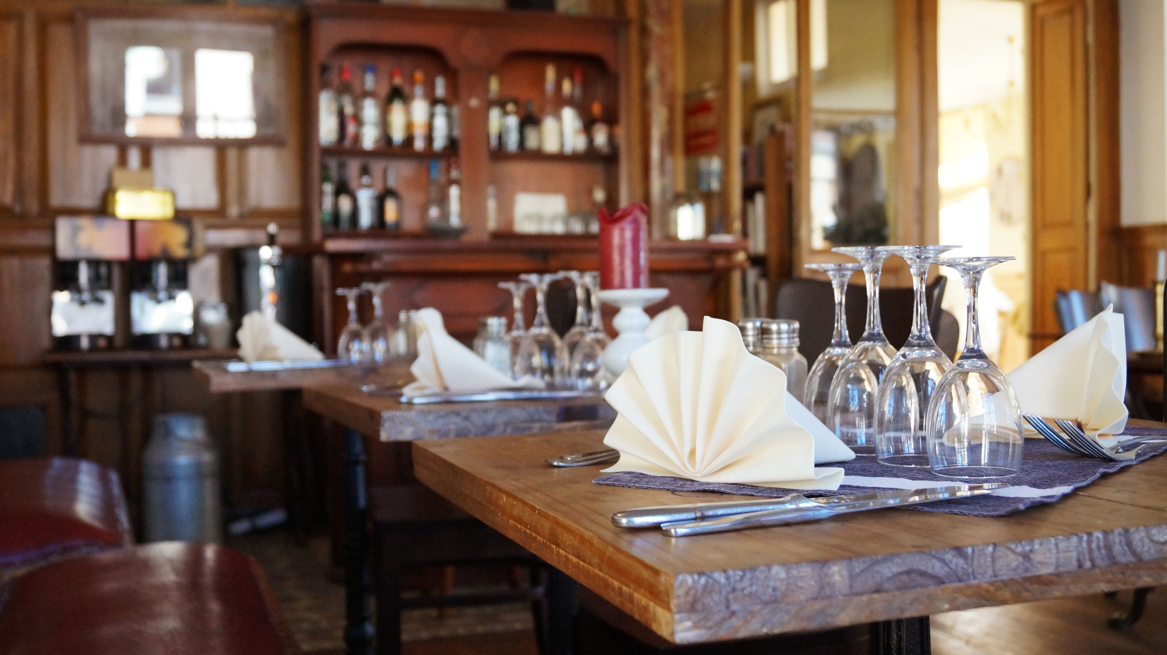 lunch and dinner served, french cuisine