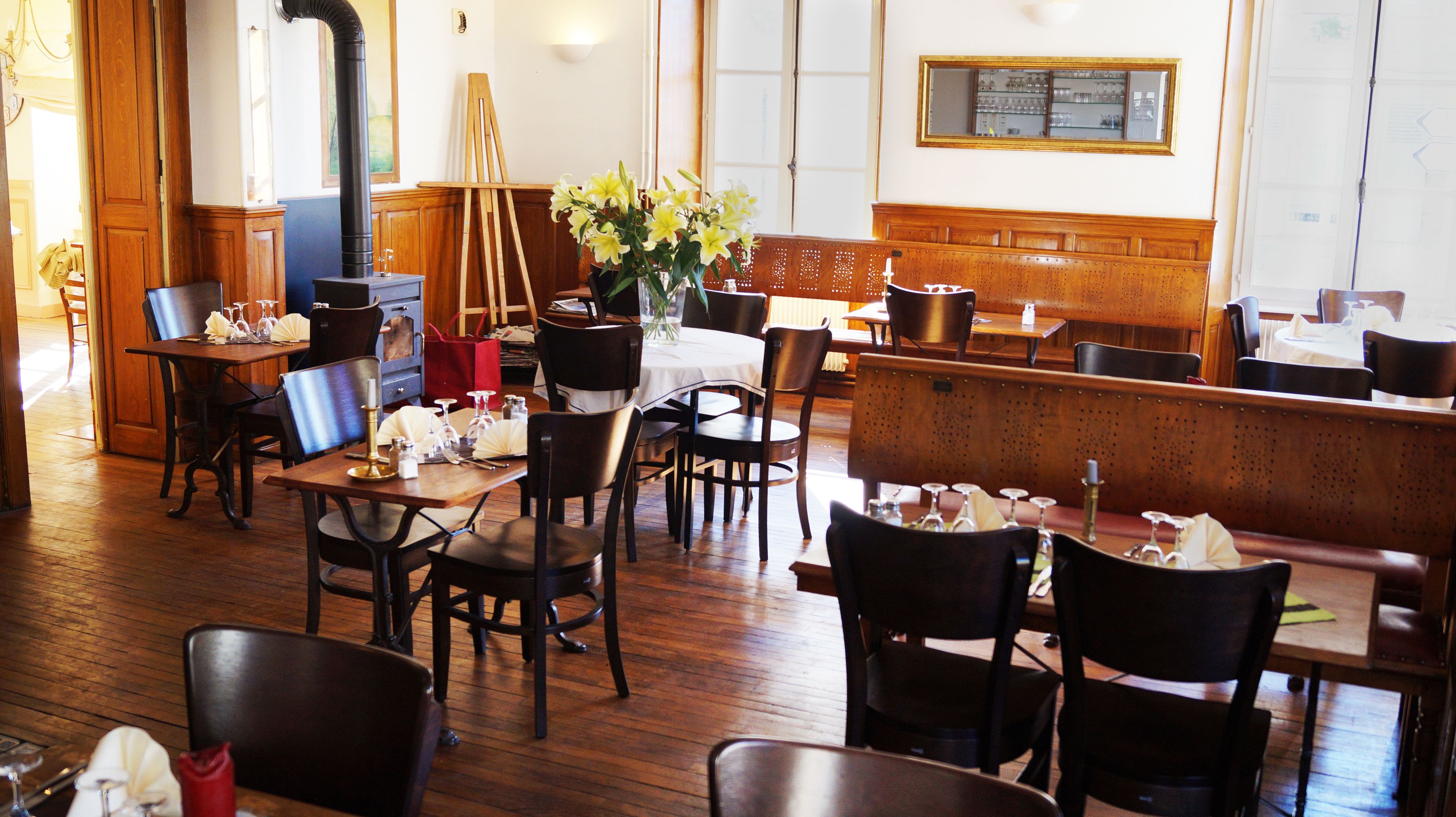 lunch and dinner served, french cuisine