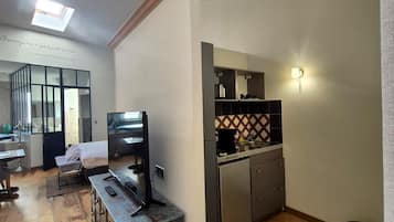 Signature Suite, 1 King Bed, Non Smoking | Private kitchen | Mini-fridge, espresso maker, coffee/tea maker, electric kettle