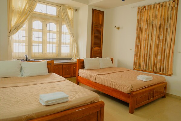 02 Double Beds Room