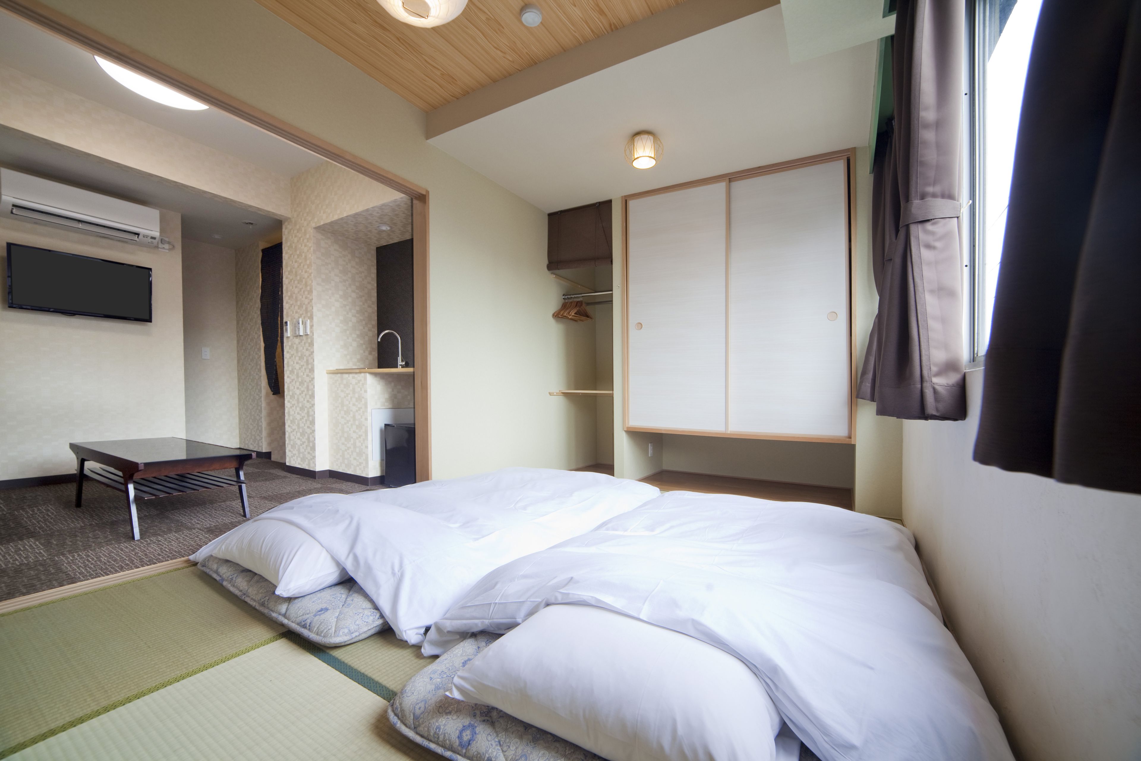 deluxe room with tatami area and sofa bed | free wifi