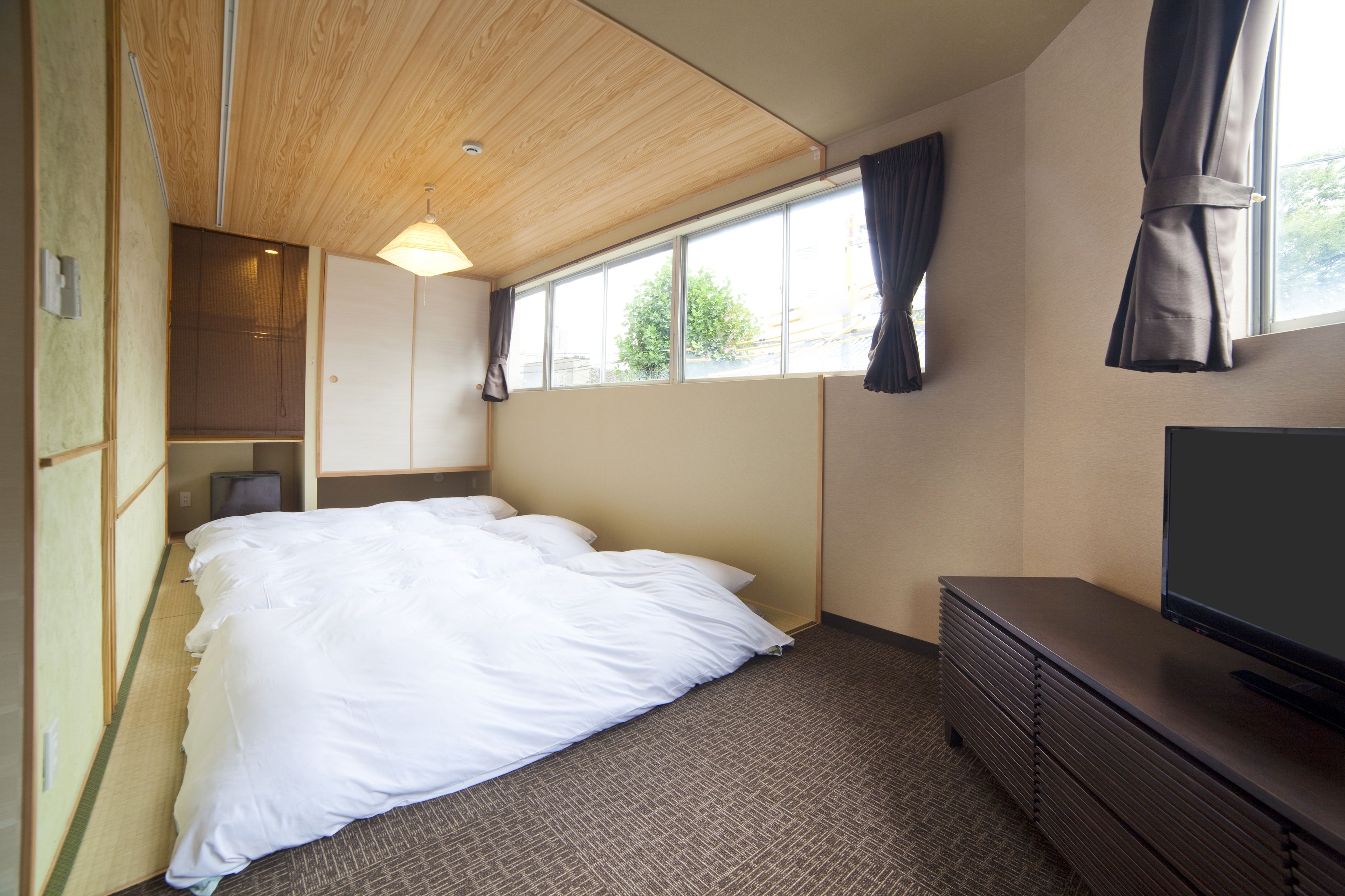 deluxe room with tatami area | free wifi