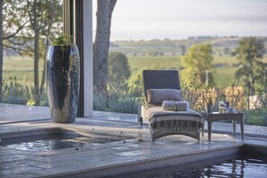 Een sauna, een bubbelbad, een Turks bad/hammam, lichaamsbehandelingen