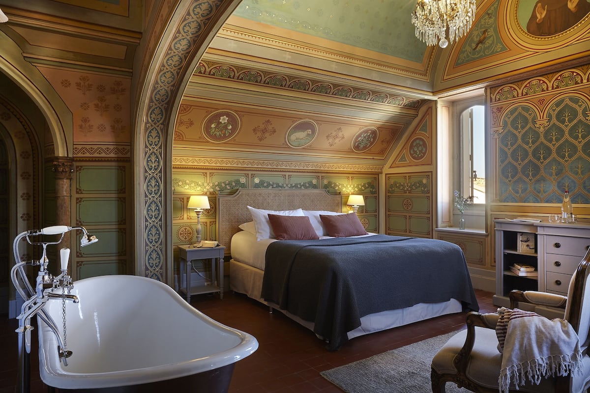 In-room safe, free WiFi, bed sheets