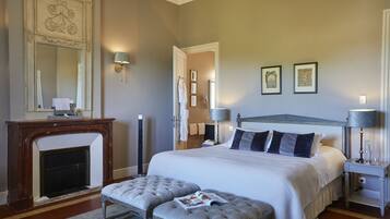 Luxe Room | In-room safe, free WiFi, bed sheets