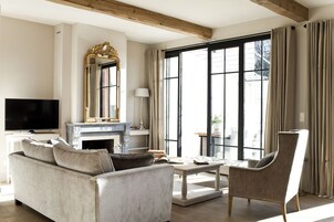 La Maison des Vignerons | Living area | Flat-screen TV, iPod dock