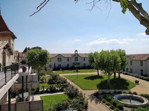 Château Saint Pierre de Serjac