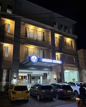 Front of property - Atreya Hotel Makassar (Makassar)