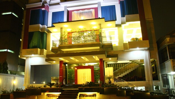 Ảnh chưa phân loại, 1 trong số 17 ảnh, nút