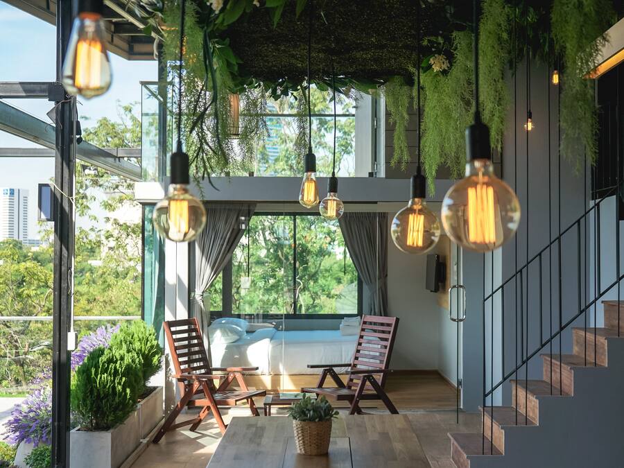 Roupas de cama premium, cortinas blackout, ferros/tábuas de passar roupa