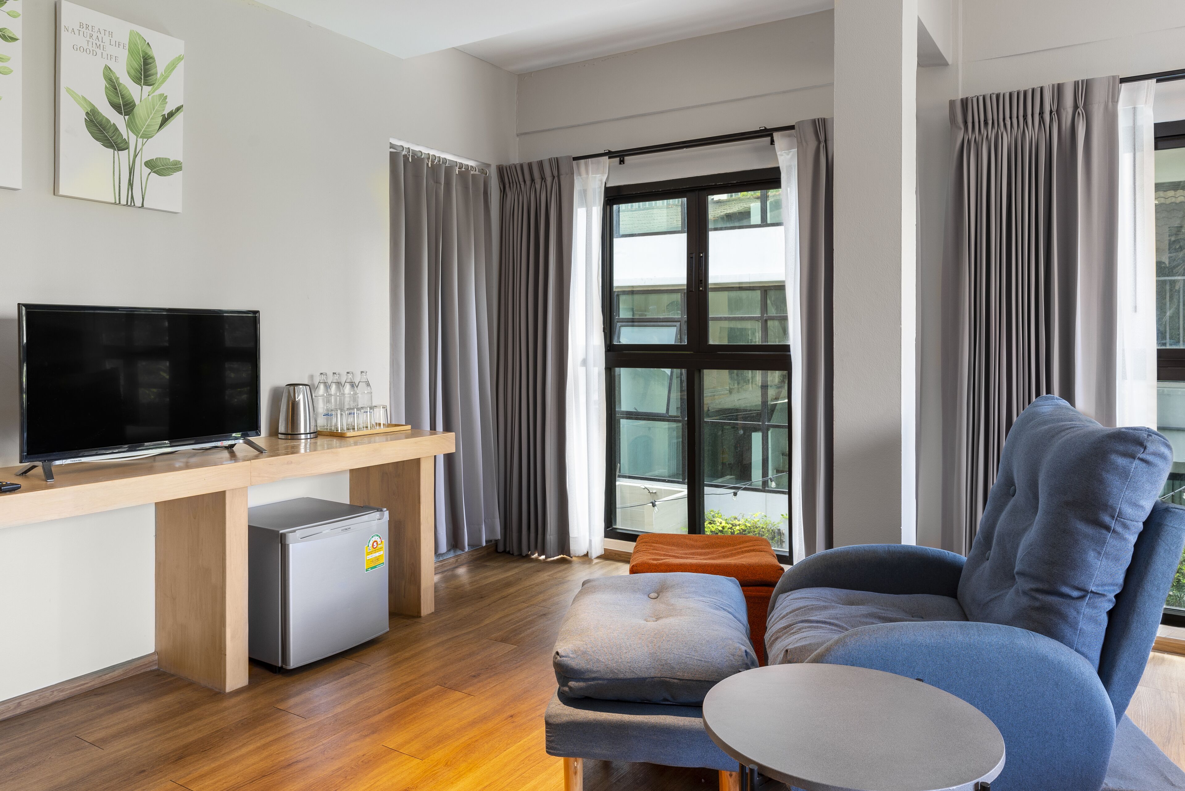 family house, 2 bedrooms, non smoking | living area | 32-inch flat-screen tv with cable channels, tv