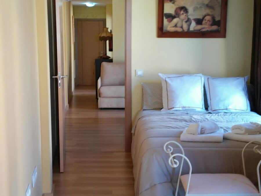 Apartamento básico, 1 quarto | 1 quarto, roupas de cama premium, edredons de pluma