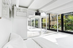 Free WiFi, bed sheets