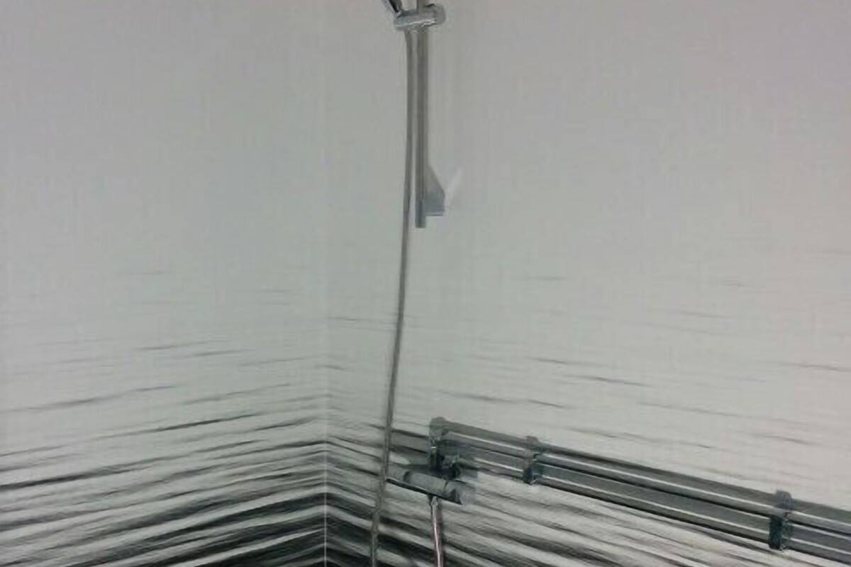 Shower, towels