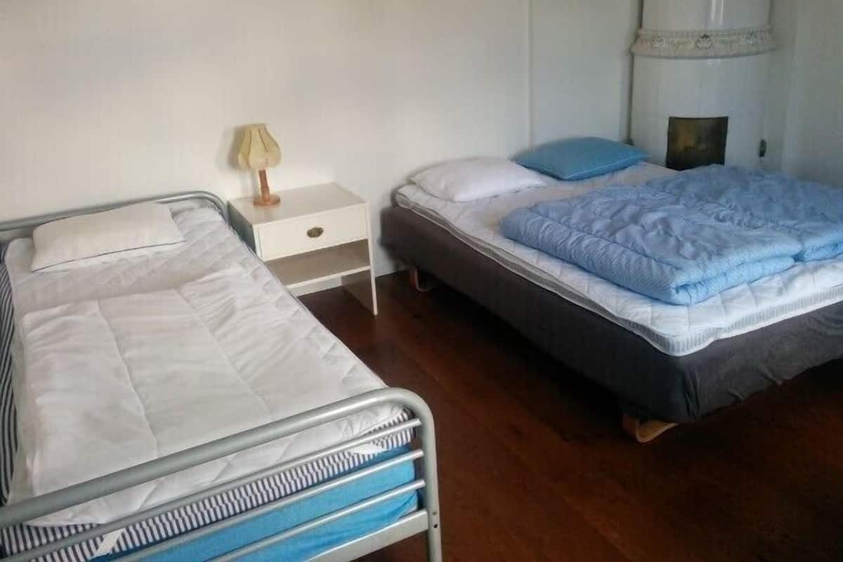 Standard Triple Room | Desk, blackout drapes, soundproofing, free cribs/infant beds