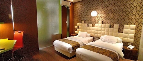 Chambre Deluxe Double ou avec lits jumeaux, non-fumeurs | Bureau, Wi-Fi gratuit