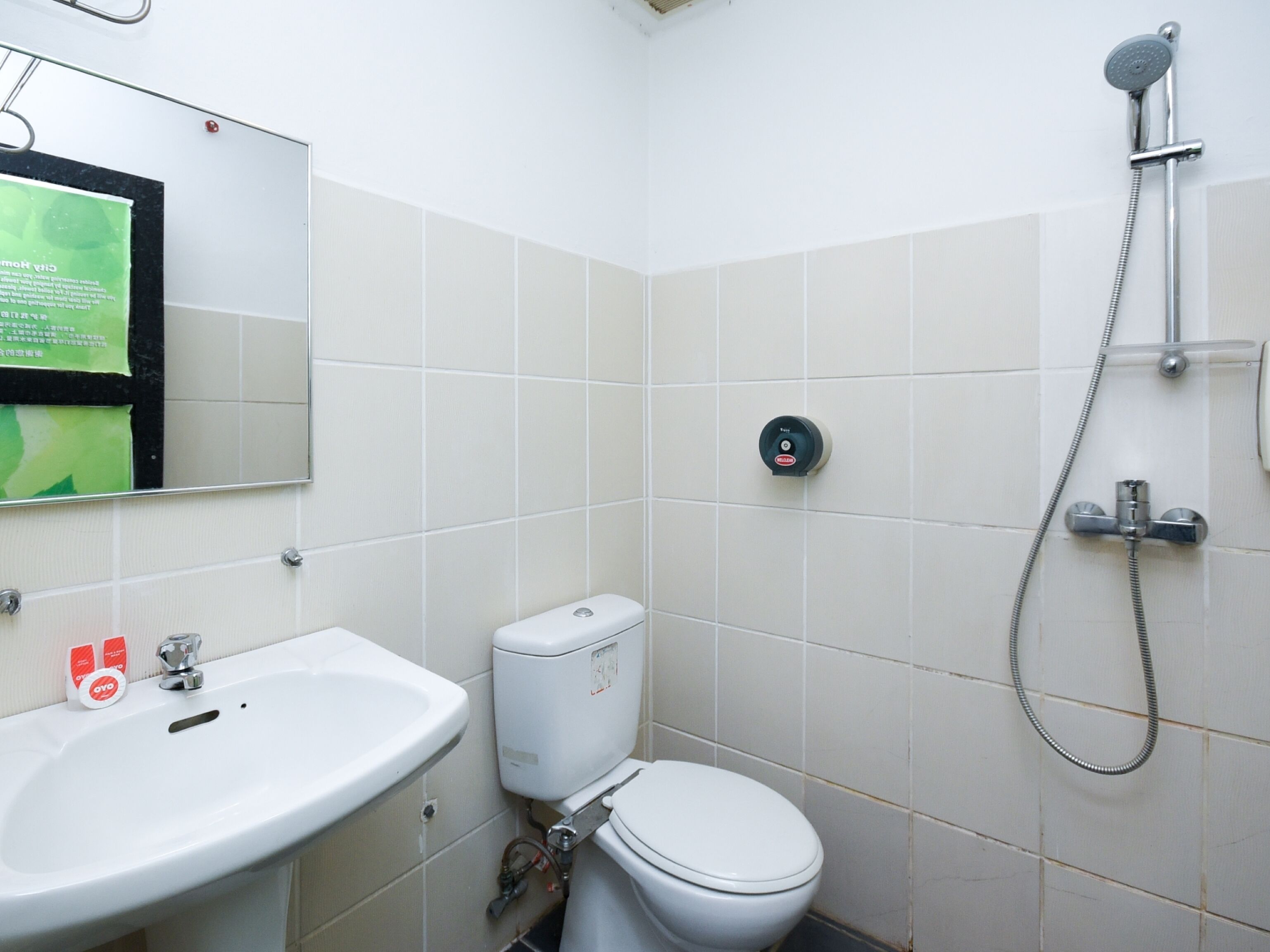 deluxe single room | bathroom | shower, rainfall showerhead, free toiletries, bidet