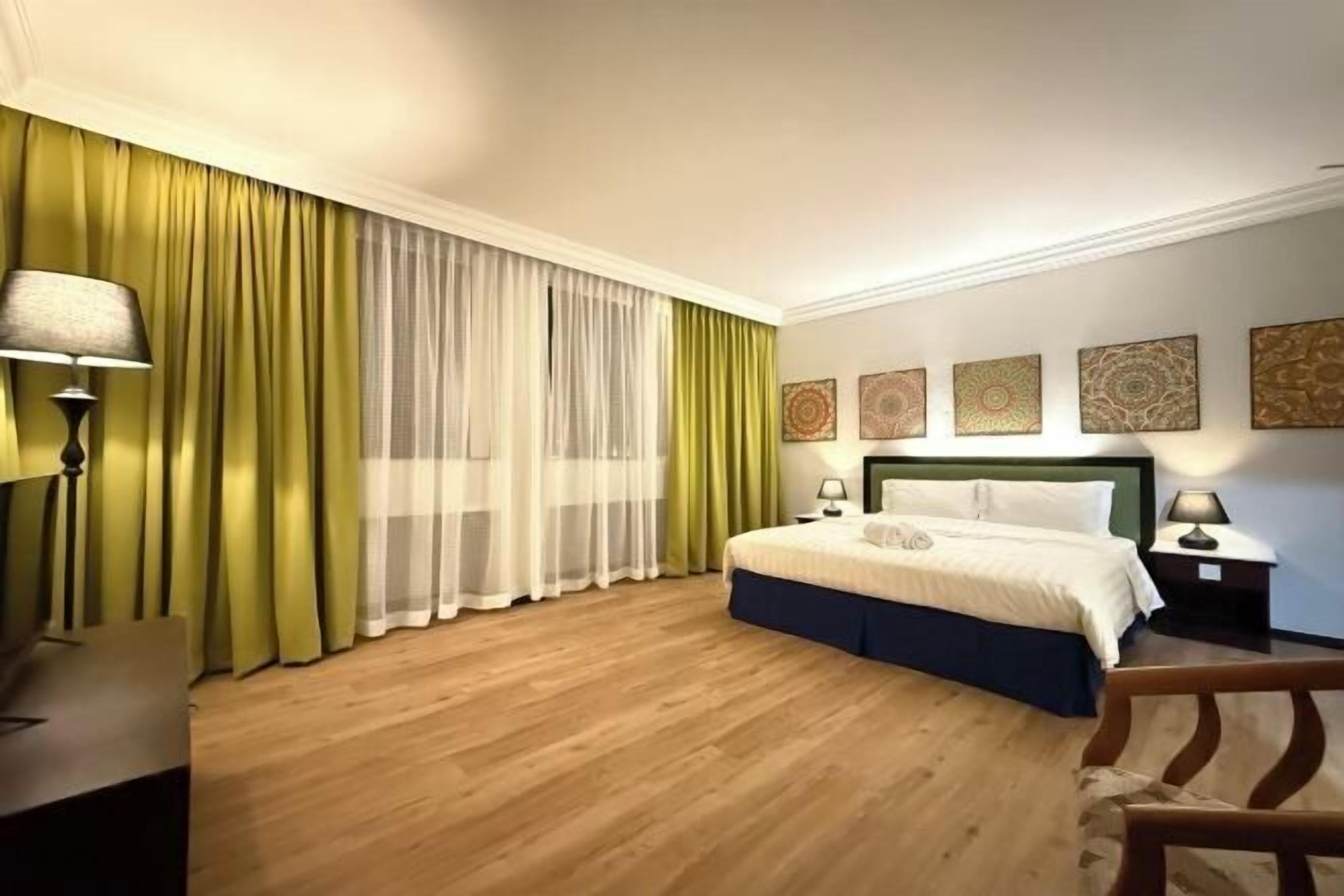 Desk, free WiFi, bed sheets