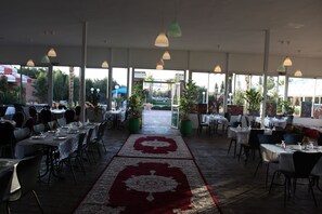 Dagelijks continentaal ontbijt inbegrepen