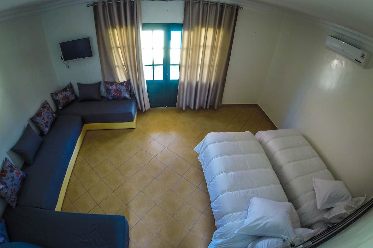 Comfort Double or Twin Room, 1 King Bed, Accessible, Pool View | Premium bedding, down comforters, pillowtop beds, in-room safe