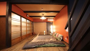 Free WiFi, bed sheets - Yumeya House (Kyoto)