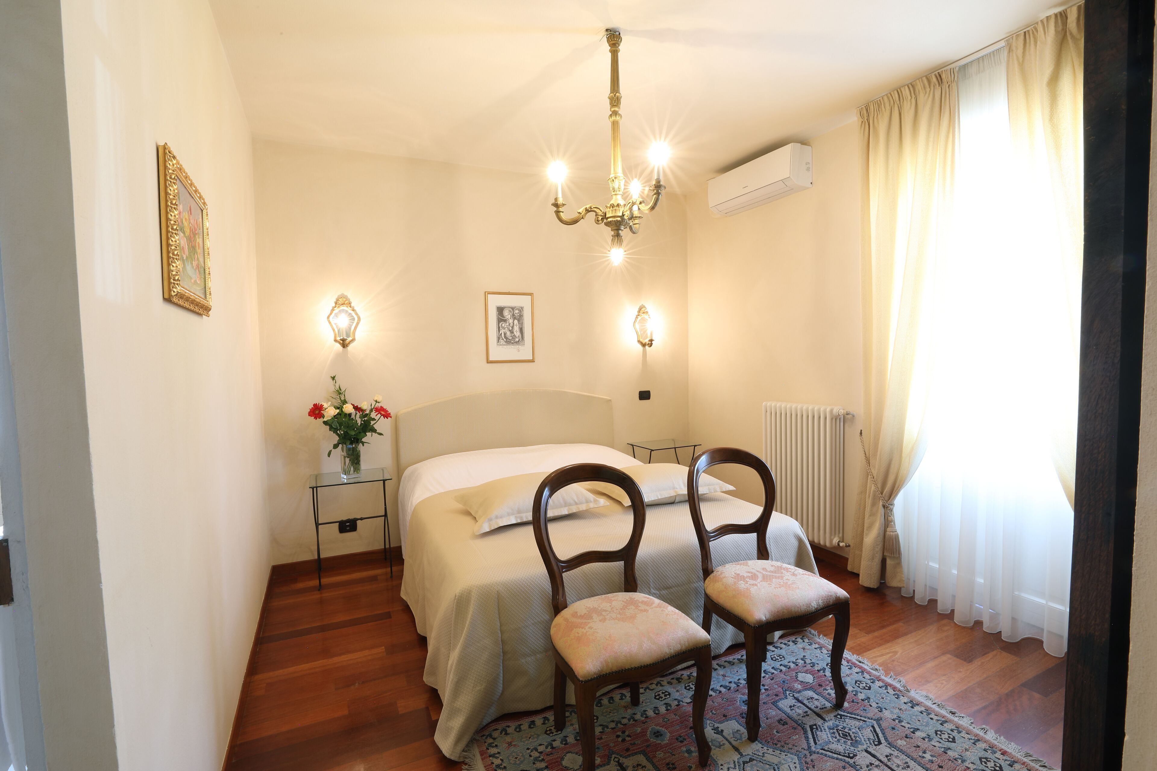 Minibar, in-room safe, blackout curtains, free WiFi