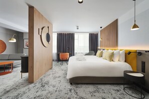 Grand Room, 1 King Bed | Hypo-allergenic bedding, in-room safe, desk, laptop workspace - voco Katowice by IHG (Katowice)