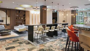 Bar (trong khuôn viên)