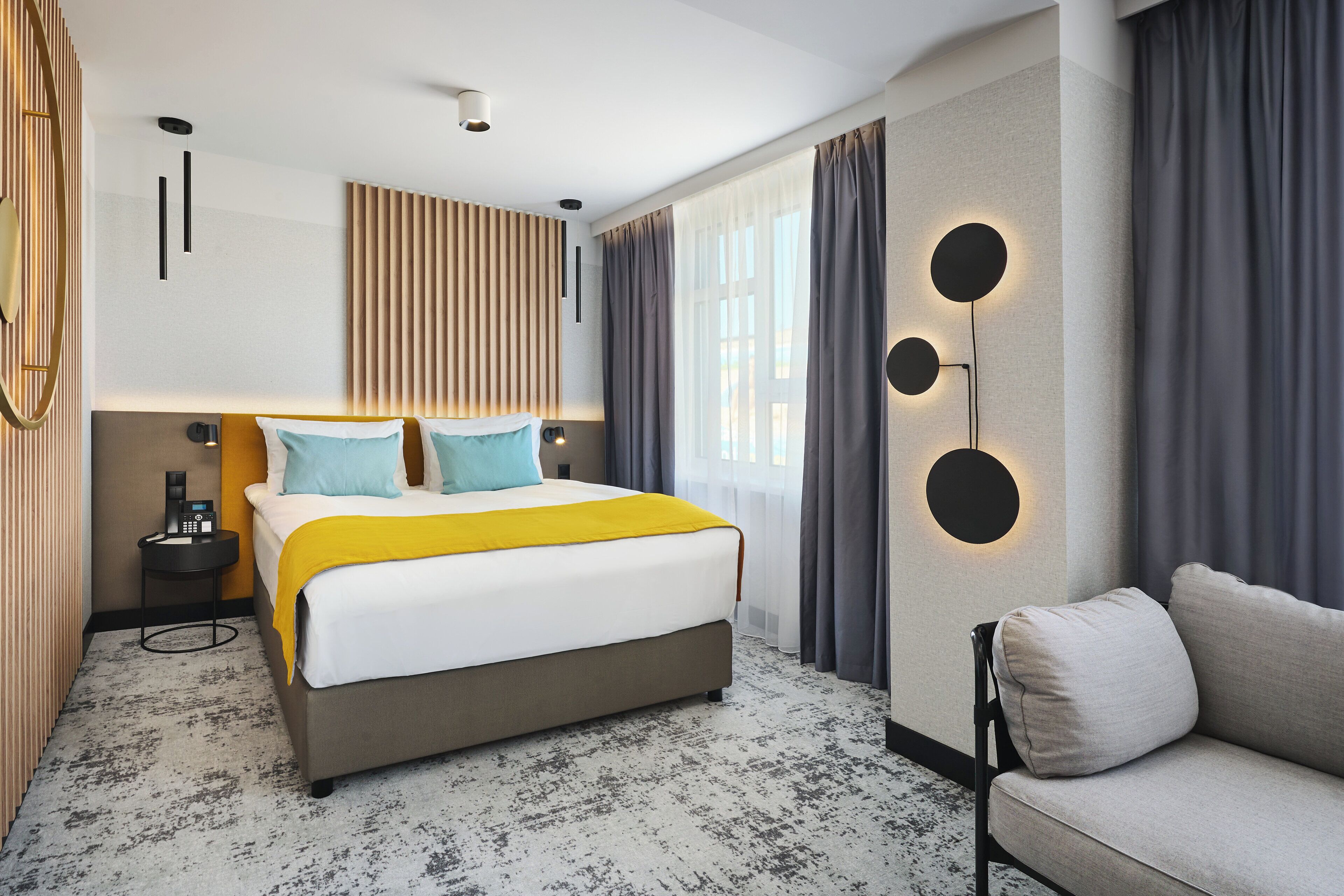 Chambre Majestueuse, 1 très grand lit | Literie hypoallergénique, coffres-forts dans les chambres, bureau